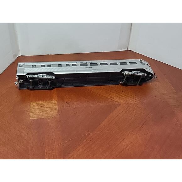 HO Scale Traub-Santa Fe Lightweight End Coach - Picture 6 of 11